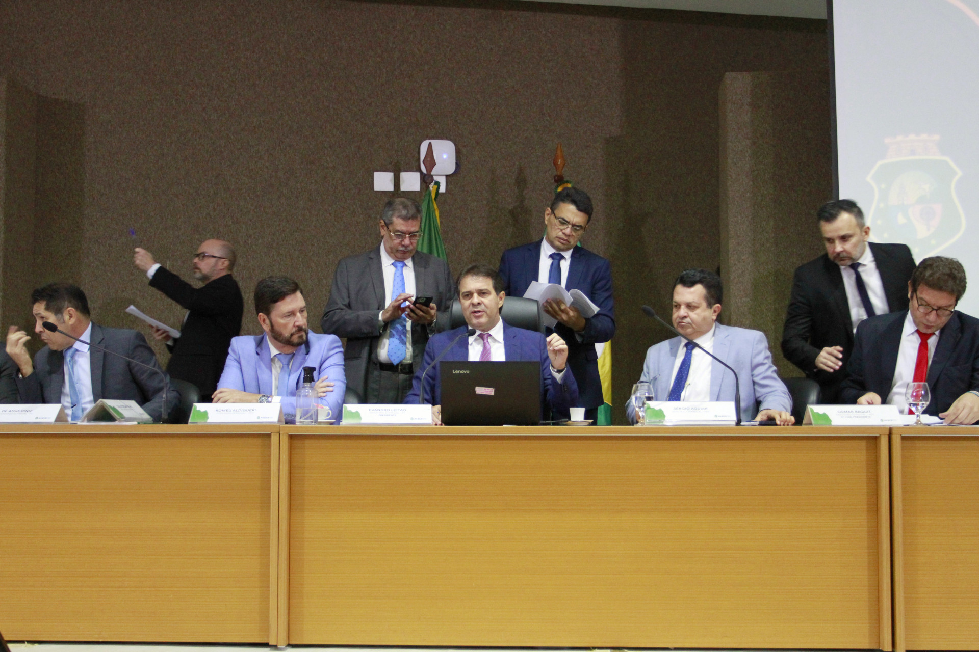 Última sessão plenária da Assembleia Legislativa do Ceará (Alece) antes do recesso parlamentar (Foto: Junior Pio/Alece)