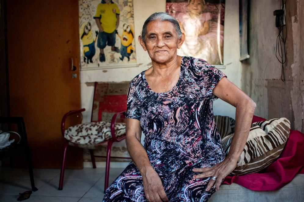 Dona Fátima, 67, é uma das moradoras do Beco Céu.(Foto: Samuel Setubal)