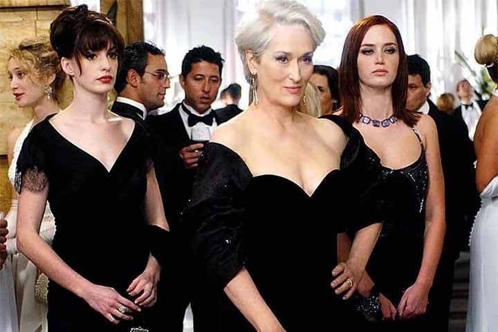 A atriz Meryl Streep confirmou em suas redes sociais, o retorno de Miranda Priestly, a icônica personagem de “O Diabo Veste Prada”, na sequência do filme. Anne Hathaway, Emily Blunt e a roteirista Aline Brosh McKenna, do elenco original, ainda estão em negociação para reviver seus respectivos papéis na continuação.