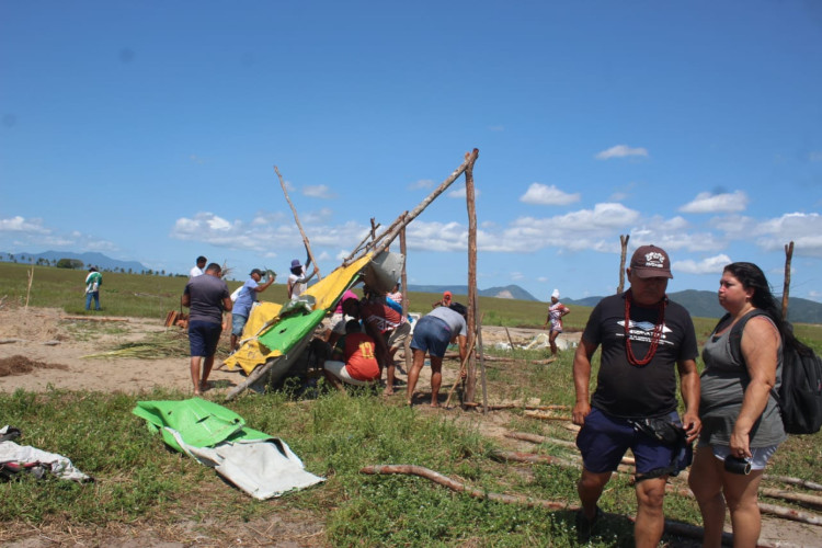 Barracas foram depredadas nos ataques, de acordo com os moradores do território
