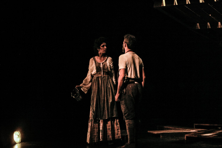 Peça "Diga que você está de acordo! MÁQUINAFATZER", do Teatro Máquina(Foto: Tamiris Lima/Divulgação )