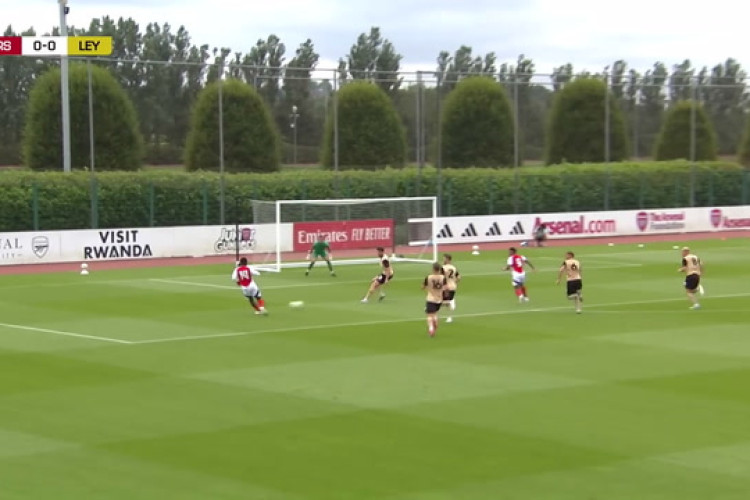 Gabriel Jesus marca gol em pré-temporada do Arsenal