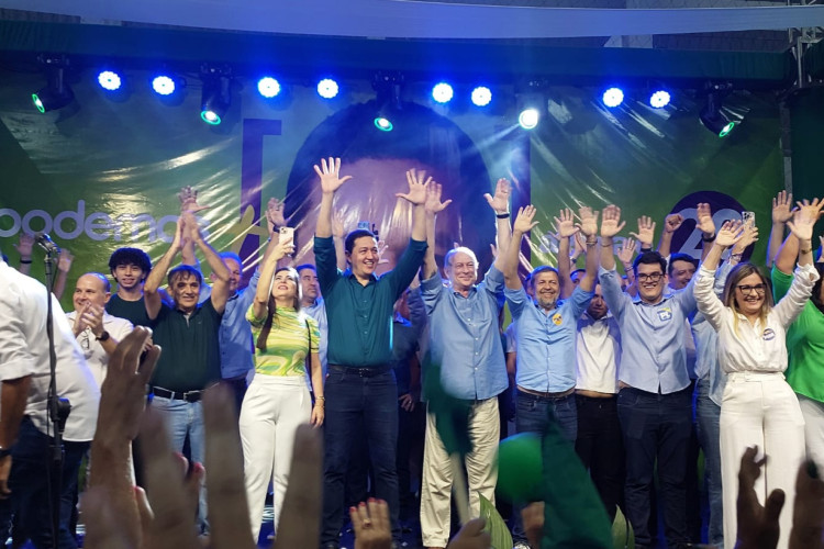 ￼CONVENÇÃO oficializou candidatura do prefeito Glêdson Bezerra (Juazeiro do Norte) à reeleição. Ciro Gomes, e lideranças do PL e de outros partidos apoiaram 