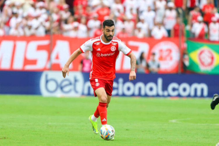 Volante do Colorado comenta momento ruim da equipe, que chegou a cinco jogos sem vitória no Brasileirão