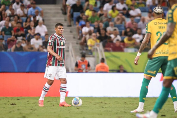 Zagueiro destaca vitória do Tricolor e atuação de Kauã Elias, autor do gol que fez o clube sair da lanterna do Brasileirão