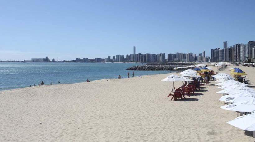 Fortaleza, CE, BR 21.07.24 -Movimentação de banhistas na Praia de Iracema   (MATHEUS SOUZA ESPECIAL PARA O POVO)