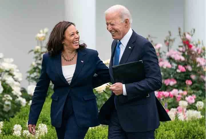 Com a desistência do presidente Joe Biden de concorrer à reeleição, Kamala Harris despontou como nome favorito para preencher a vaga de candidata do Partido Democrata nas eleições presidenciais dos Estados Unidos.
