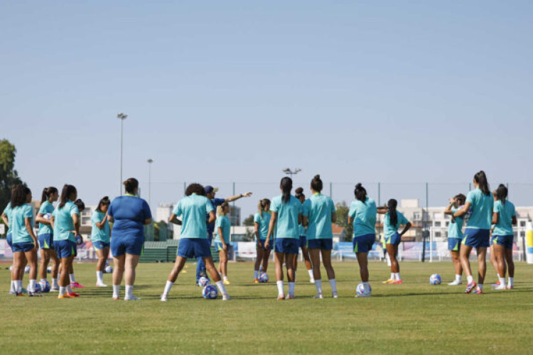 Seleção Brasileira feminina está no Grupo C dos Jogos de Paris. A estreia da Canarinho será na quinta-feira (25)