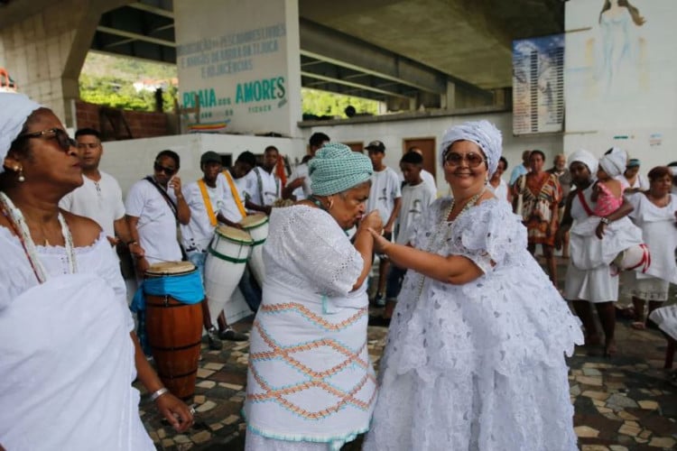 Religiosos celebram o dia de Iemanjá, a orixá associada à água e ao mar nas religiões afro, e padroeira de pescadores