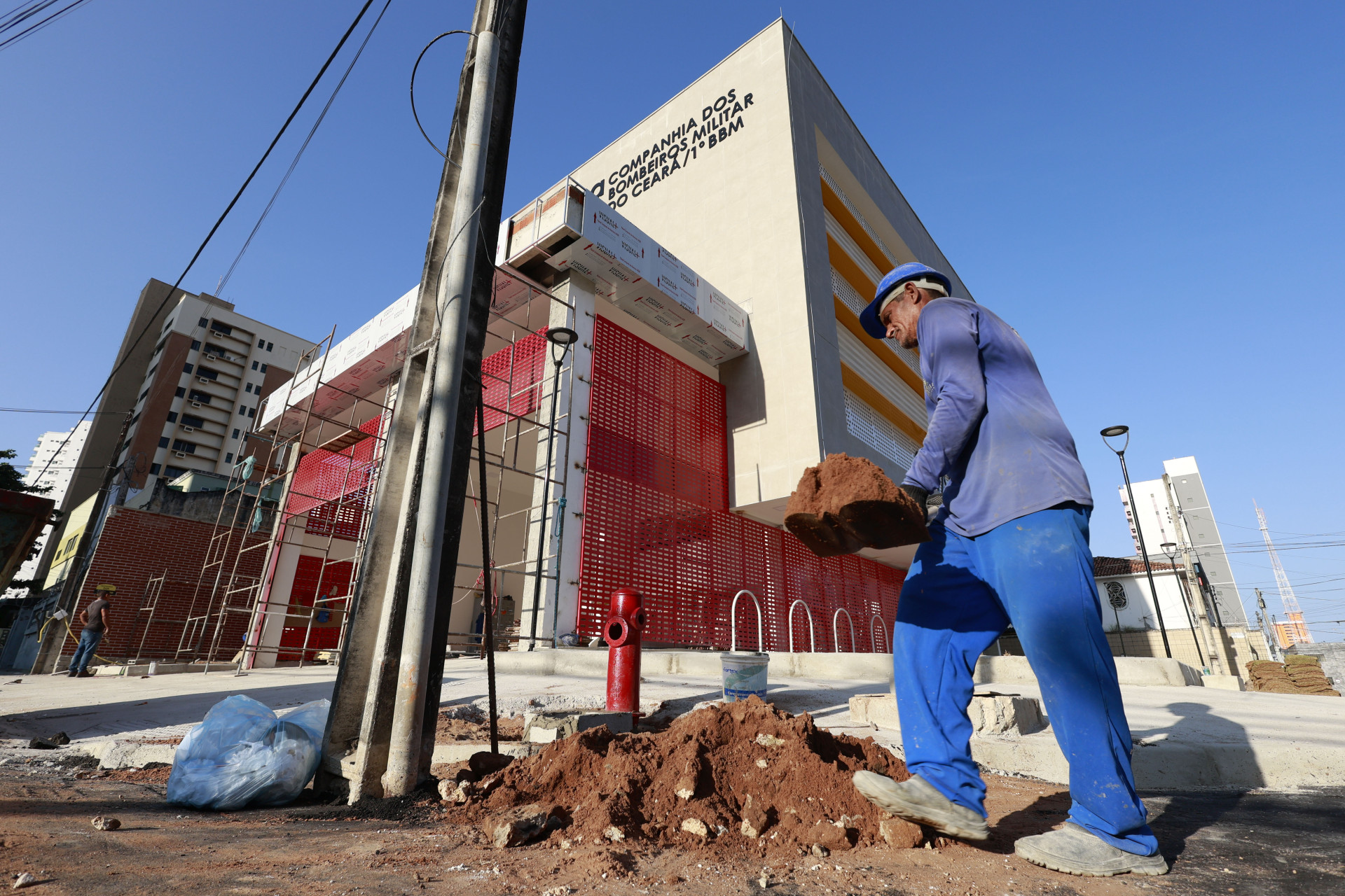 Fortaleza, CE, BR 22.07.24 - Andamento das obras da 2º Companhia dos Bombeiros do Estado do Ceará (local onde ficava o Edifício Andrea)   (FCO FONTENELE / O POVO) (Foto: FCO FONTENELE)