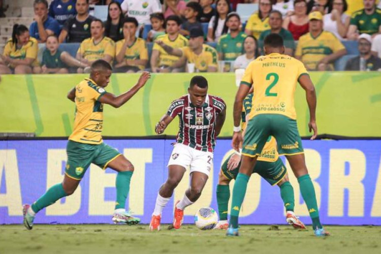 Cuiabá, MT, Brasil - 21/07/2024 - Arena Pantanal -
 Fluminense enfrenta o Cuiabá, nesta noite, na Arena Pantanal, pela 18ª rodada do Campeonato Brasileiro 2024. FOTO DE MARCELO GONÇALVES / FLUMINENSE FC
 IMPORTANTE: Imagem destinada a uso institucional e divulgação, seu uso comercial está vetado incondicionalmente por seu autor e o Fluminense Football Club. 
IMPORTANT: Image intended for institutional use and distribution. Commercial use is prohibited unconditionally by its author and Fluminense Football Club. 
IMPORTANTE: Imágen para uso solamente institucional y distribuición. El uso comercial es prohibido por su autor y por el Fluminense Football Club.