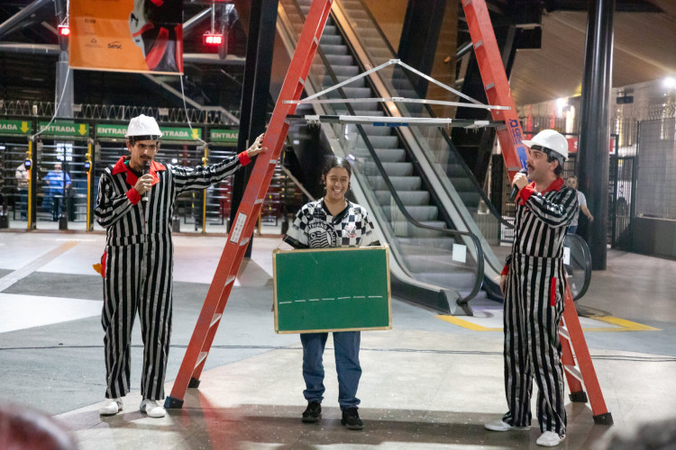 Peça cearense ''Grand Finale'', do grupo As 10 Graças de Palhaçaria, foi apresentada no FIT Rio Preto