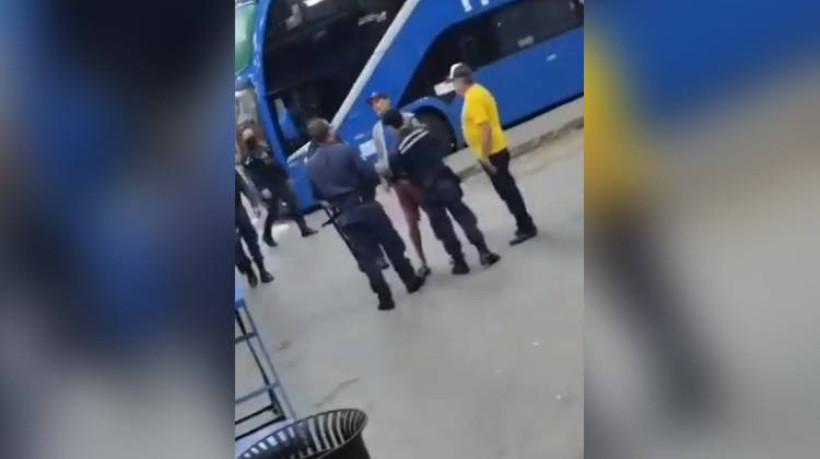 Homem é agredido por guardas municipais em rodoviária de Juazeiro do Norte 
 