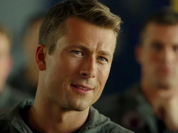 Novo queridinho de Hollywood, o ator Glen Powell é um dos homens do momento no cinema mundial. Aos 35 anos, o ator que chama atenção pela beleza, estrela o filme de catástrofe 