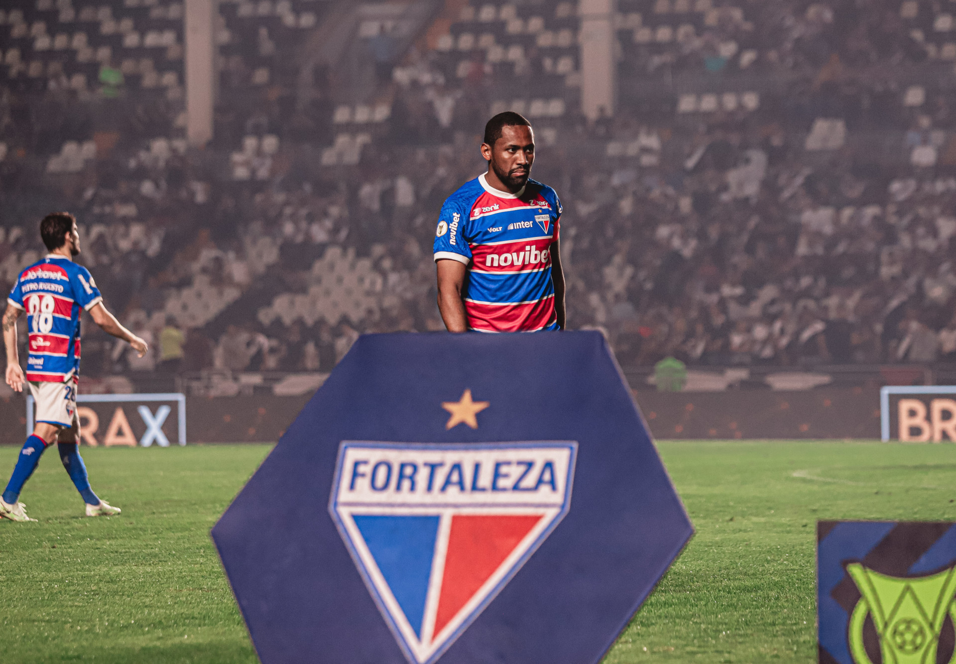 Tinga é titular absoluto do Tricolor (Foto: Mateus Lotif/Fortaleza EC)