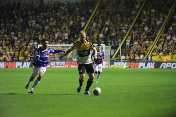 Equipes fazem grande jogo que termina em igualdade no Heriberto Hulse 