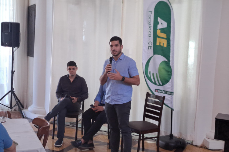 ￼ANDRÉ Fernandes (PL) em almoço político na Associação de Jovens Empresários (AJE)