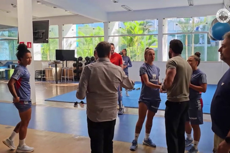 Torcedor do Cruzeiro, Gusttavo Lima visita Toca 2