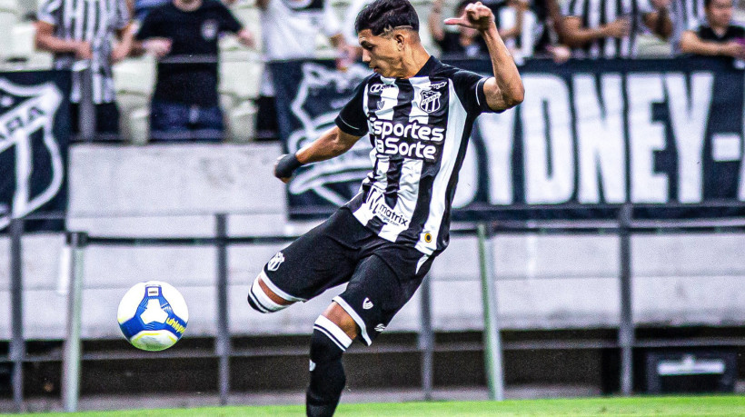 Erick Pulga abriu o placar para o Ceará diante do Botafogo-SP, no Castelão 