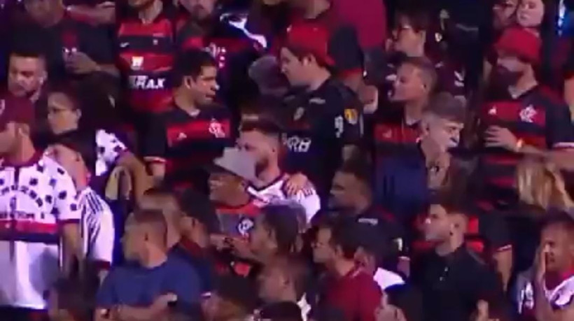 Torcidas organizadas do Flamengo em confusão durante jogo contra o Vitória  