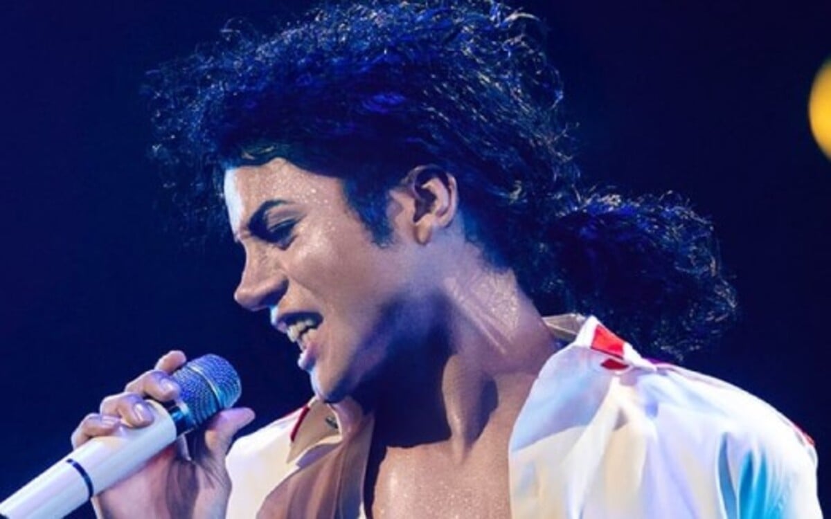 A cinebiografia do astro da música pop Michael Jackson tem estreia prevista para 18 de abril de 2025. Com direção de Antoine Fuqua (“Dia de Treinamento”), “Michael” irá retratar “triunfos e tragédias” do artista morto em 2009, de acordo com a descrição de divulgação do longa-metragem. O Flipar mostra a seguir quem interpreta quem no filme!
