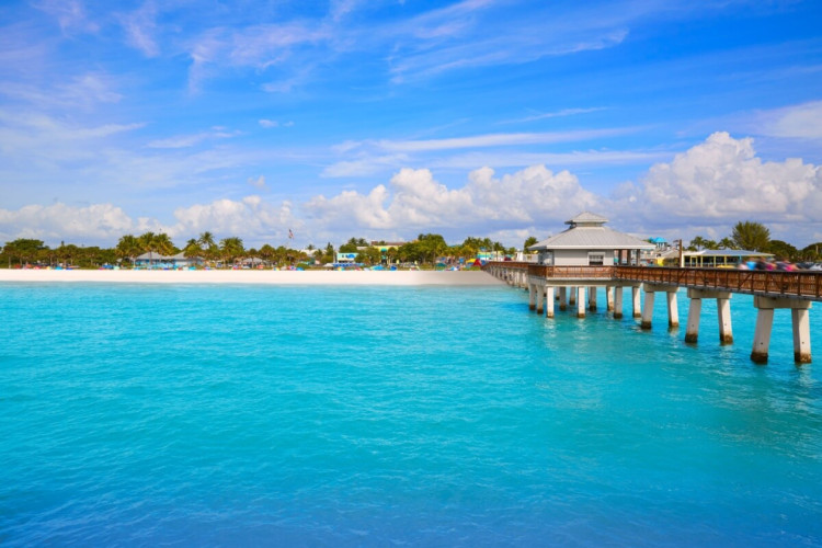 O sudoeste da Flórida encanta com suas praias paradisíacas (Imagem: lunamarina | Shutterstock)