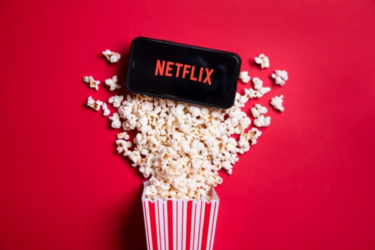 Agosto chega com novas temporadas de grandes séries na Netflix (Imagem: Ink Drop | Shutterstock)