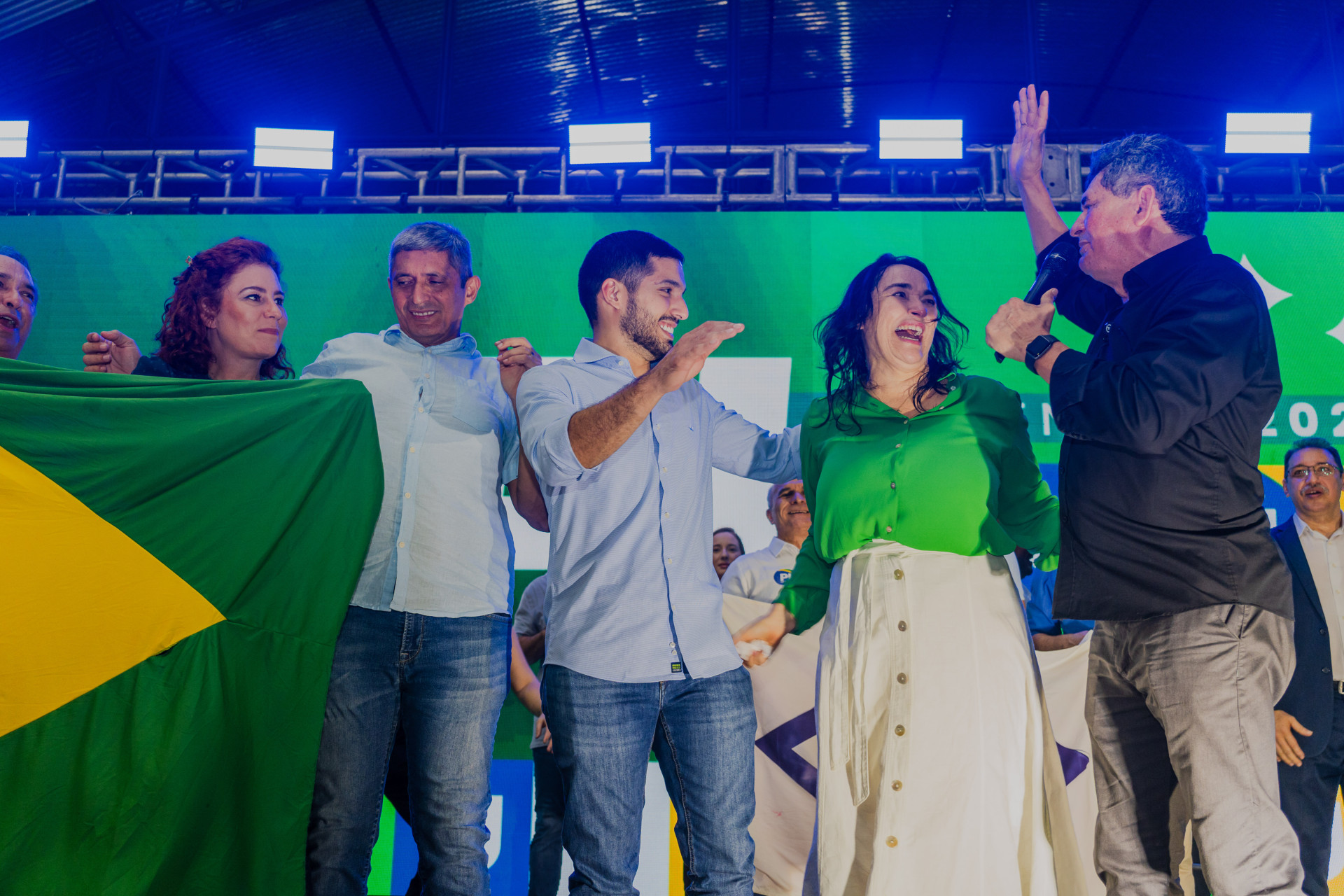 ￼AGINALDO, Fernandes e Silvana (os três ao centro) serão os nomes bolsonaristas na RMF (Foto: FERNANDA BARROS)