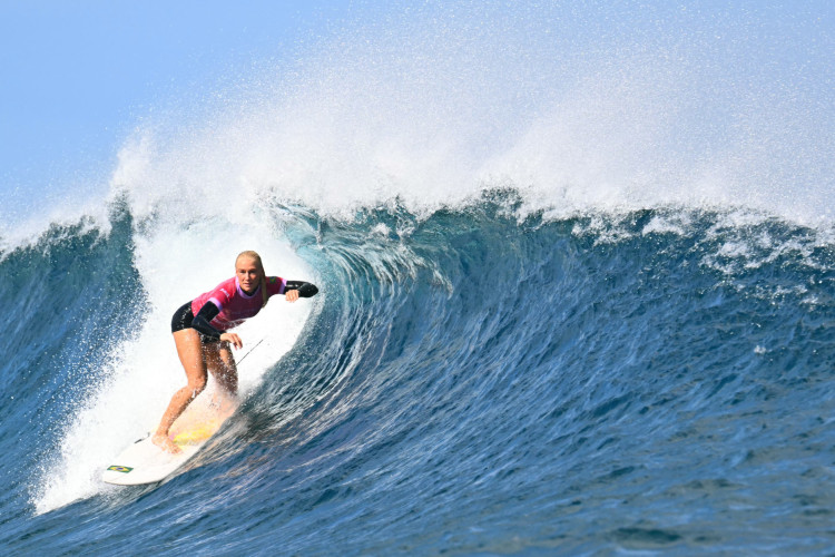 Tatiana superou nicaraguense Candelaria Resano na repescagem e carimbou vaga nas oitavas de final no surfe em Paris-2024