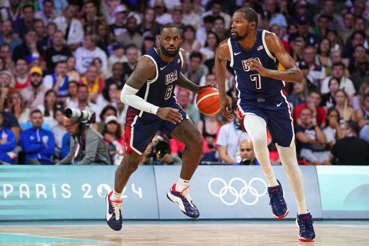 Lebron James e Kevin Durant comandaram a vitória dos Estados Unidos na estreia nos Jogos Olímpicos de Paris