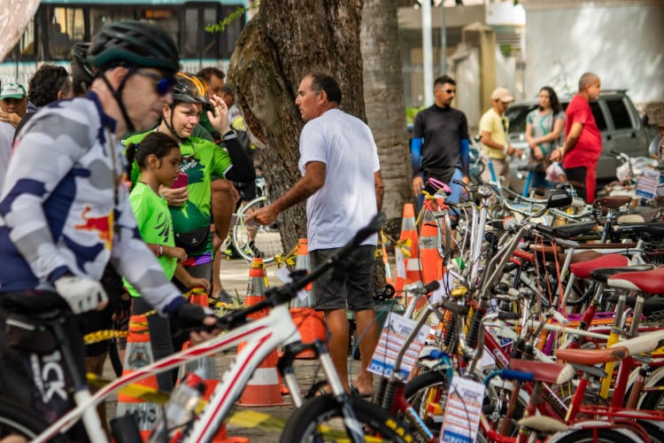 5º Exposição estadual de bicicletas antigas, com participação de publico de todas as idades, para visitar e conhecer as bicicletas na Cidade da Criança. (Foto: Samuel Setubal/ O Povo)