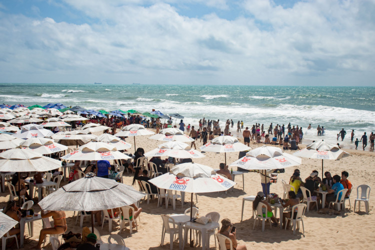 25 trechos do litoral de Fortaleza estão apropriados para banho neste fim de semana