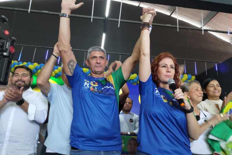 Convenção partidária que confirmou Coronel Aginaldo (PL) como candidato ao cargo de prefeito de Caucaia. A deputada federal Carla Zambelli (PL), esposa de Aginaldo, esteve presente