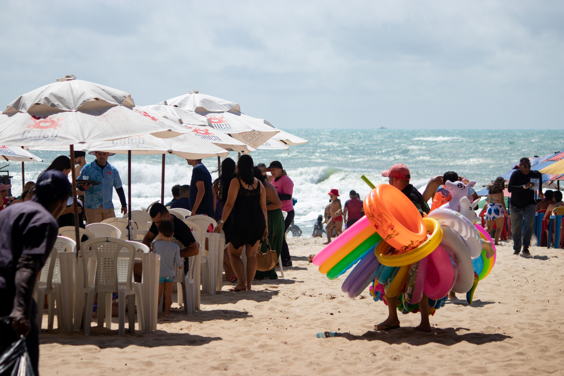 ￼ATIVIDADES de comércio e serviços, com destaque para turismo, têm participação decisiva na redução da desocupação, segundo a Secretaria do Trabalho (Foto: Samuel Setubal)