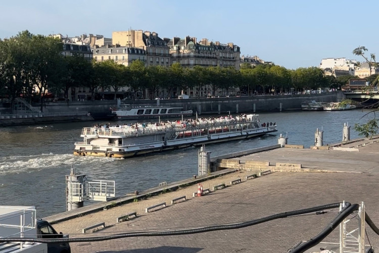 Rio Sena, em Paris