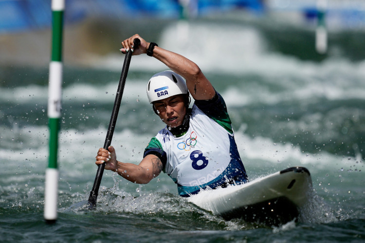 Canoagem Slalom - Ana Sátila na fase de classificação da prova de canoa (C1)