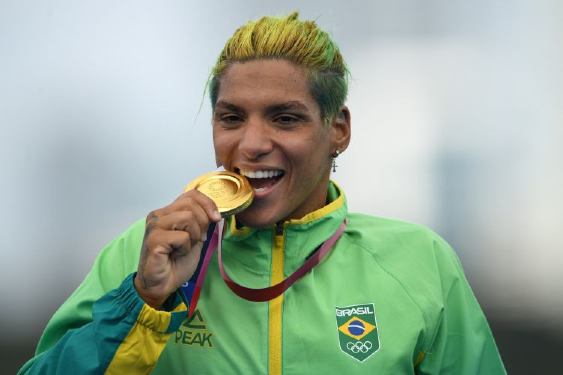 Ana Marcela Cunha foi campeã olímpica na maratona aquática em Tóquio 2020 (Foto: Oli SCARFF / AFP)