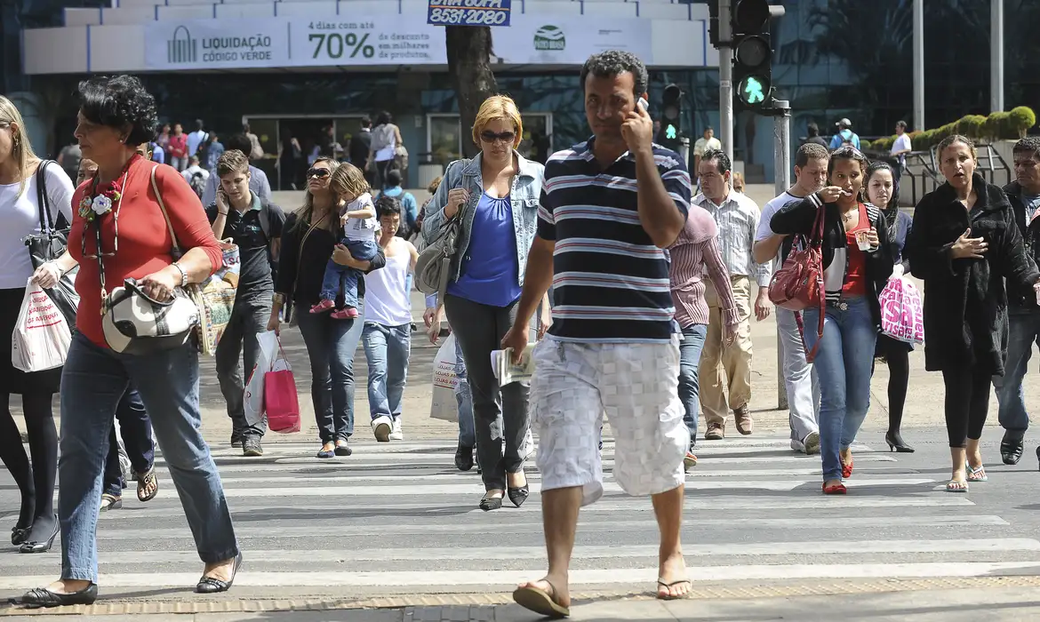 Desemprego cai para 6,9%, menor índice do trimestre desde 2014 (Foto: © WILSON DIAS-ABR)