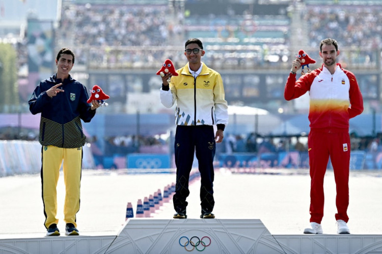 Caio Bonfim conquistou a medalha de prata na marcha atlética na Olimpíada de Paris