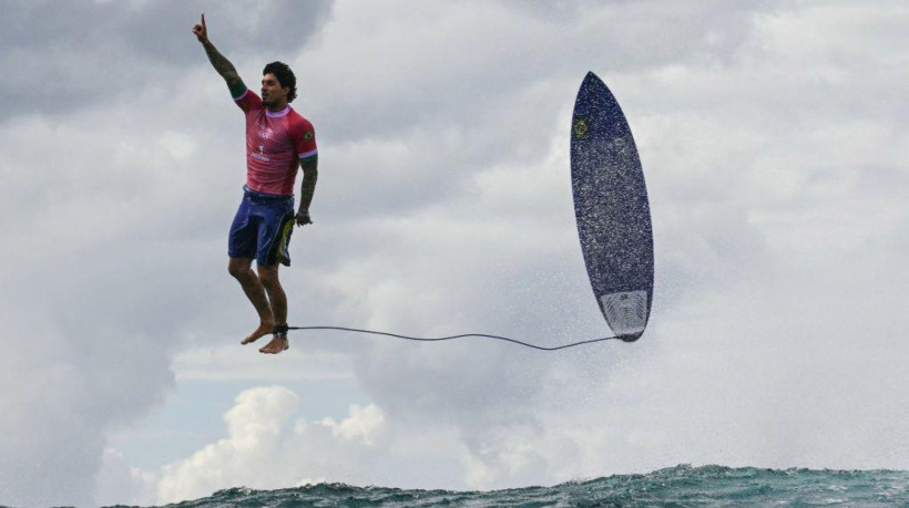 Gabriel Medina recebeu nota 9.9 por sua onda no Taiti 