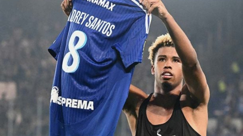 Jovem estava nos Estados Unidos na pré-temporada dos Blues, porém irá atuar na França, esteve na metade final de 2023/24 