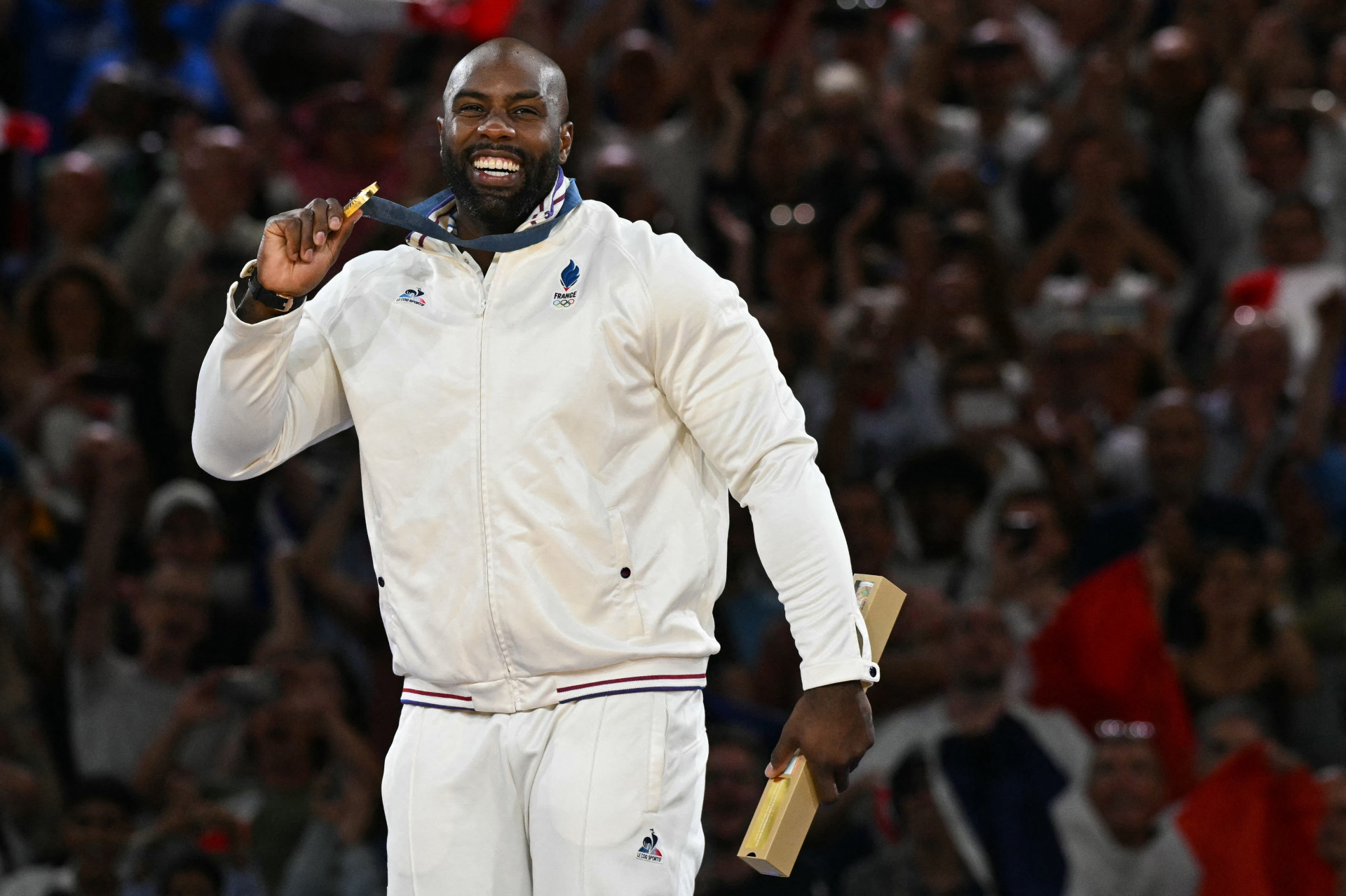 Judoca francês Teddy Riner faturou duas medalhas de ouro na Olimpíada de Paris (Foto: Luis ROBAYO / AFP)