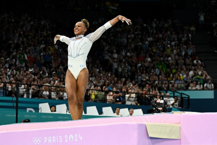 Rebeca Andrade disputou a final da trave da ginástica artística em Paris