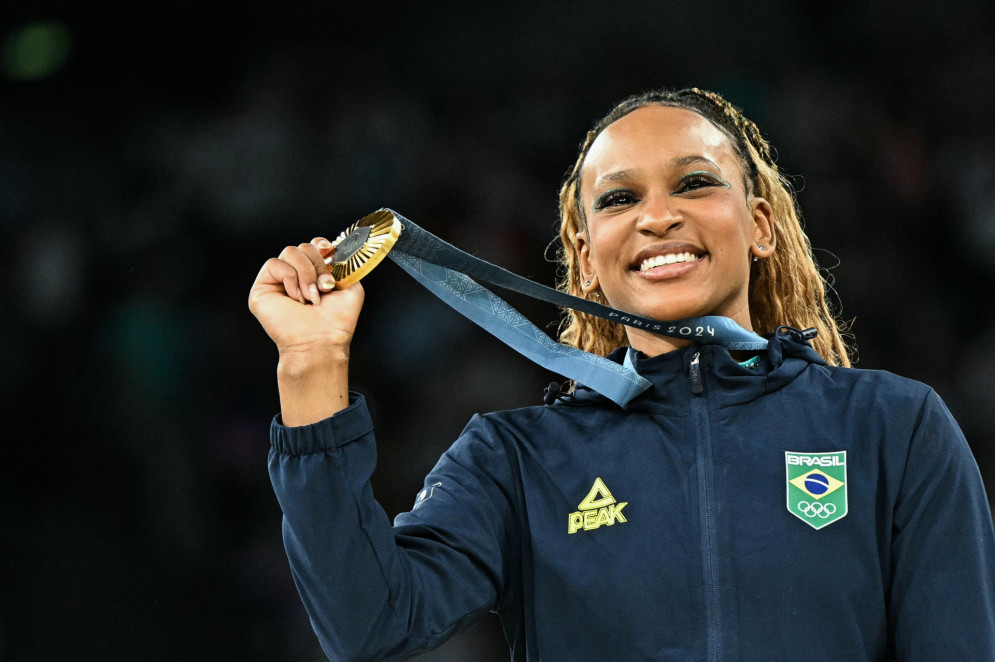 Rebeca Andrade faturou medalha de ouro no solo na ginástica artística(Foto: Gabriel BOUYS / AFP)