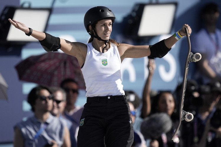 2024.08.06 - Jogos Olímpicos Paris 2024 - Skate Park - A atleta brasileira Dora Varella compete na final olímpica da modalidade