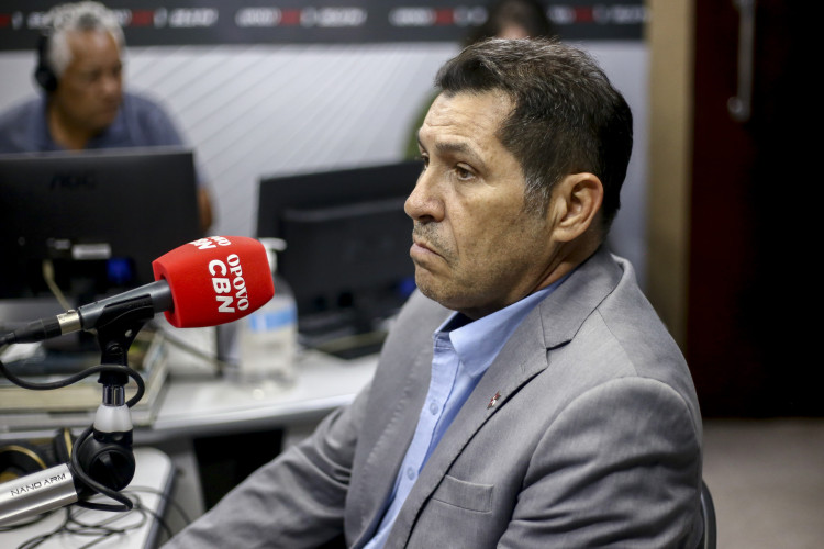 Líder do bloco do PT na Alece, deputado estadual De Assis Diniz, durante o programa Debates do POVO