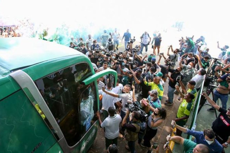 Torcedores vão até a Academia de Futebol e vão caminhar até o Allianz Parque, para apoiar os atletas do Verdão antes da decisão