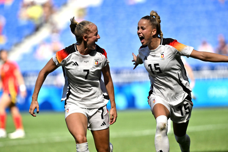 A zagueira Giulia Gwinn comemora o primeiro gol de seu time na partida de futebol feminino pela medalha de bronze entre Espanha e Alemanha durante os Jogos Olímpicos de Paris 2024, no Estádio de Lyon, em Lyon, em 9 de agosto de 2024 