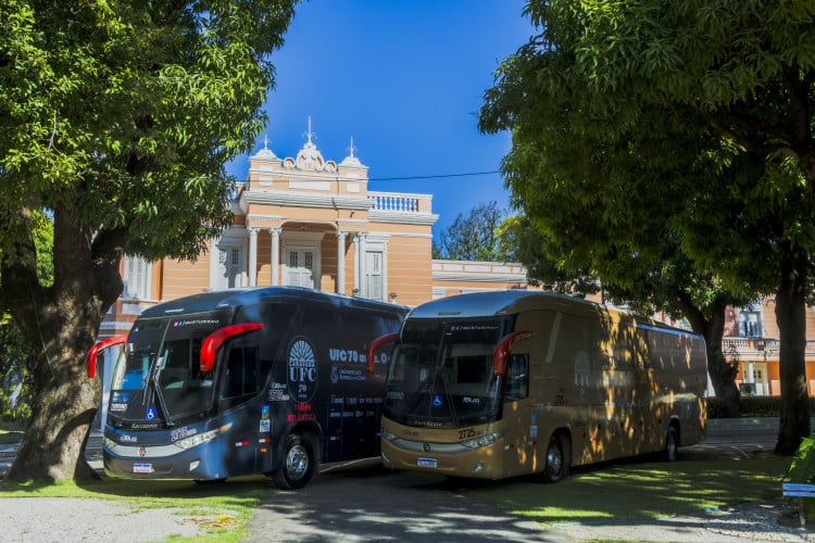 Fortaleza, CE, BR 10.08.24 - Ônibus da Caravana 70 anos da UFC (FCO FONTENELE / O POVO)