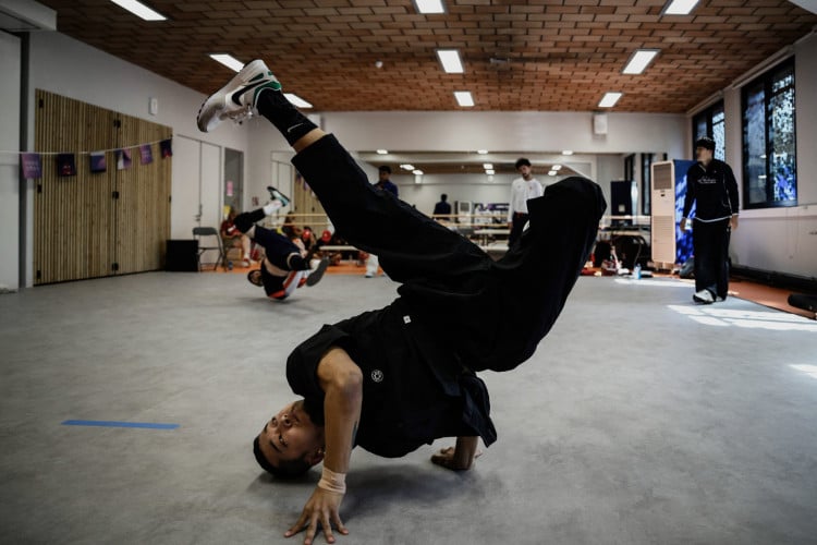 O b-boy Hongten, da Coreia do Sul, competirá em Paris. Brasil não tem atletas no breaking